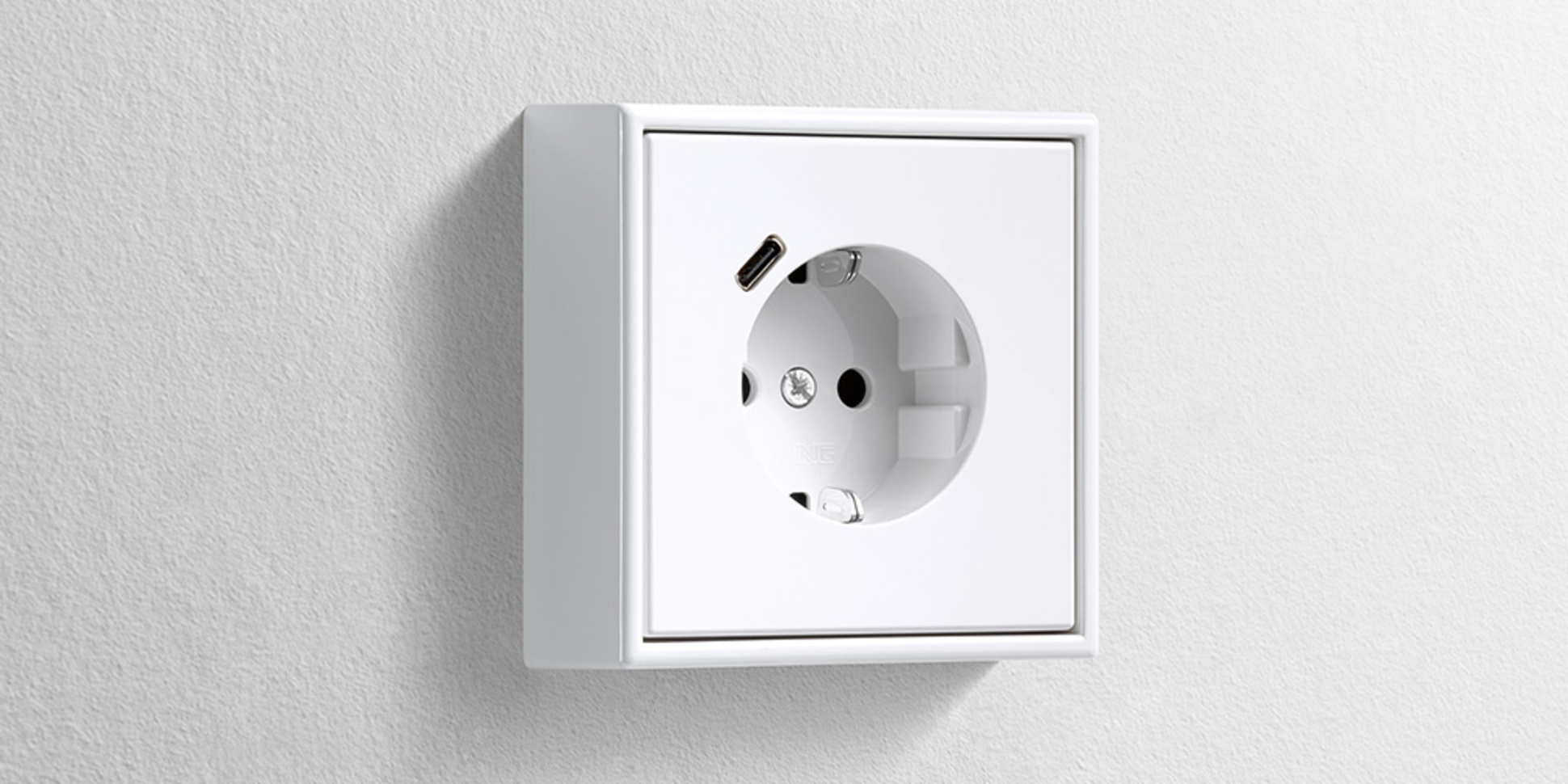 Erweiterter Anschlussraum für die Nachrüstung bei Kahnt ELECTRONICS in Heilsbronn